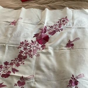 White floral pink shawl